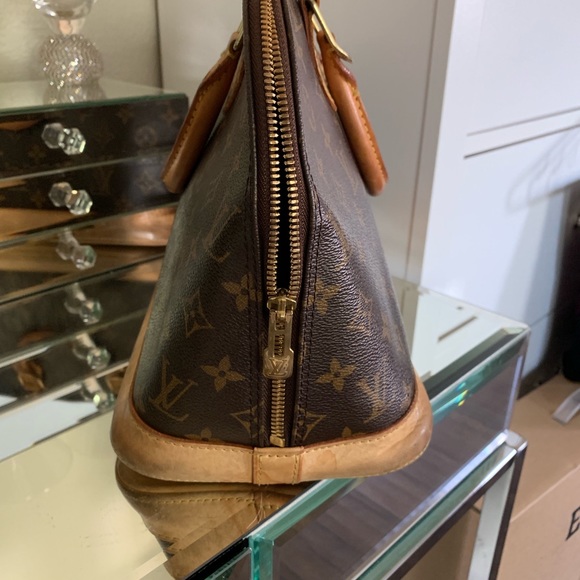 SOLD! AUTHENTIC Louis Vuitton Alma PM Bag - Picture 3 of 8
